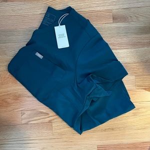 NWT Figs Scrubs Catarina One Pocket Top in Caribbean Blue